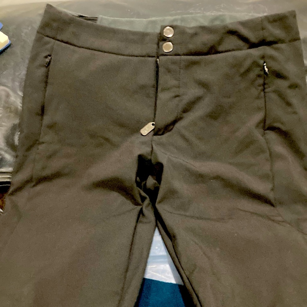 Gently used Free Country stretch ski pants. Black/size Medium